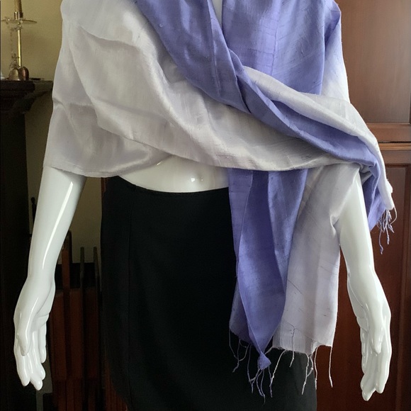Beautiful 100% silk violet ombre gradient shawl - Picture 3 of 3